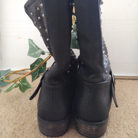 Spiked high boots - Picture 5 of 8